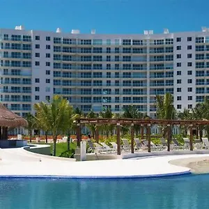 https://hermoso-condo-de-2-habitaciones-frente-al-caribe.quintano-roohotels.com