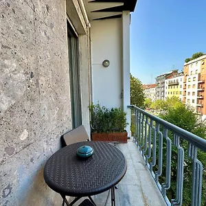 https://lux-contemporary-flat-porta-romana.italymilanhotels.net